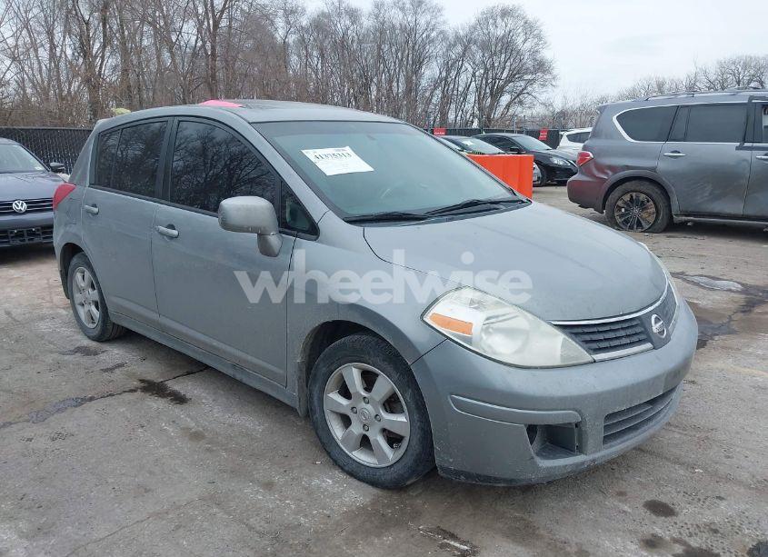 2008 Nissan Versa 1.8SL (VIN 3N1BC13E28L407266) main photo