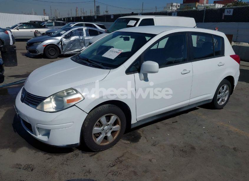 Photo 2 of 2009 Nissan Versa 1.8SL (VIN 3N1BC13E29L367742)