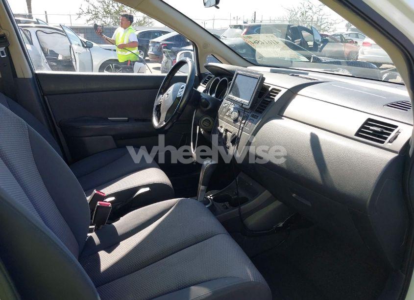 Photo 5 of 2009 Nissan Versa 1.8SL (VIN 3N1BC13E29L367742)