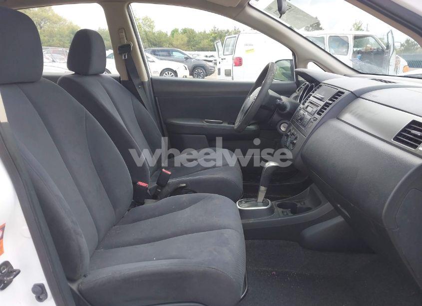 Photo 5 of 2009 Nissan Versa 1.8S (VIN 3N1BC13E29L372004)