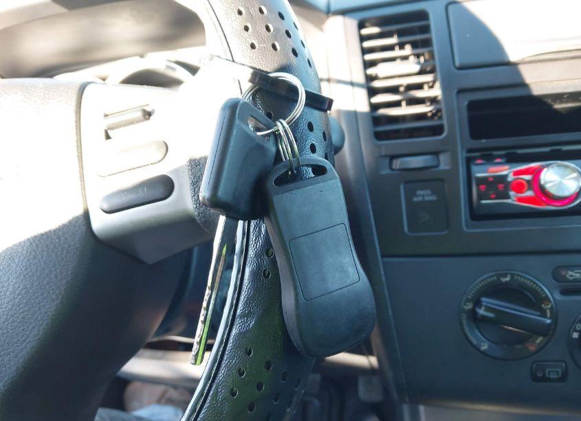 Photo 11 of 2009 Nissan Versa 1.8S (VIN 3N1BC13E29L402005)