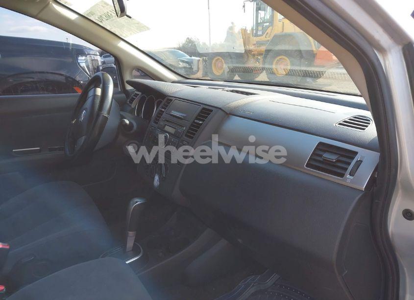 Photo 5 of 2007 Nissan Versa 1.8S (VIN 3N1BC13E37L383672)