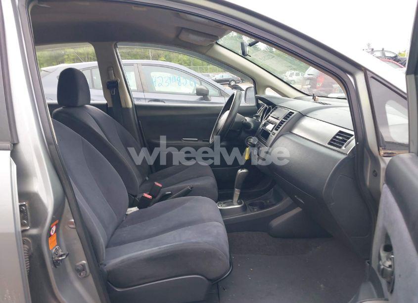 Photo 5 of 2008 Nissan Versa 1.8S (VIN 3N1BC13E38L428627)