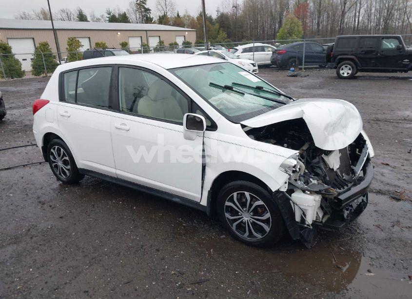 2008 Nissan Versa 1.8S (VIN 3N1BC13E38L445556) main photo