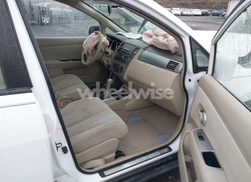 Photo 5 of 2008 Nissan Versa 1.8S (VIN 3N1BC13E38L445556)