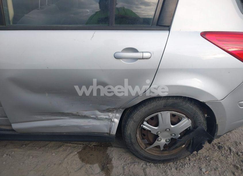 Photo 6 of 2009 Nissan Versa 1.8S (VIN 3N1BC13E39L352232)