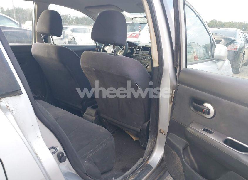 Photo 8 of 2009 Nissan Versa 1.8S (VIN 3N1BC13E39L352232)