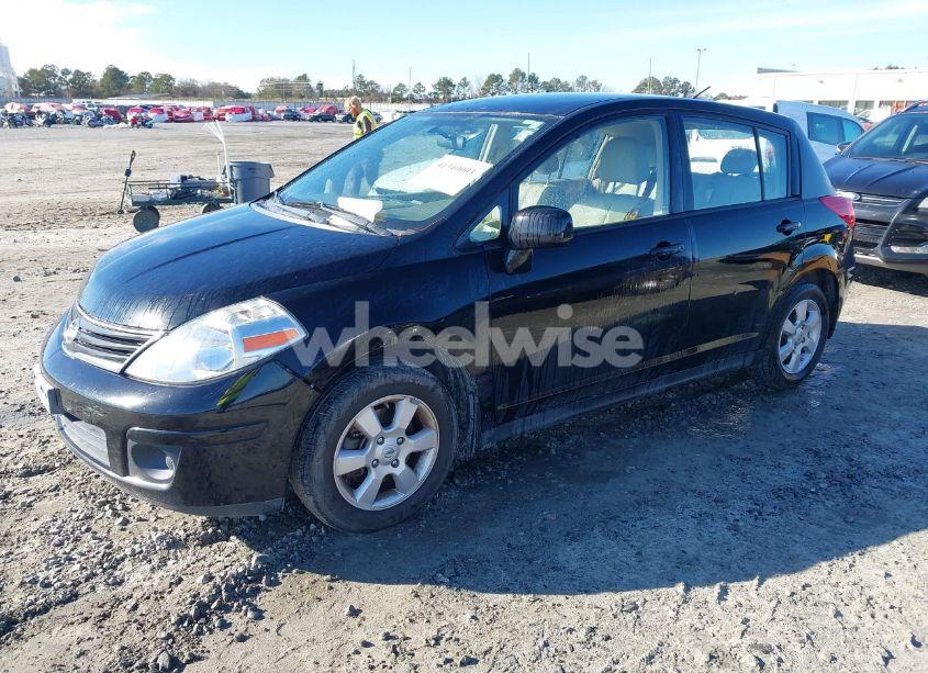 Photo 2 of 2009 Nissan Versa 1.8SL (VIN 3N1BC13E39L393136)