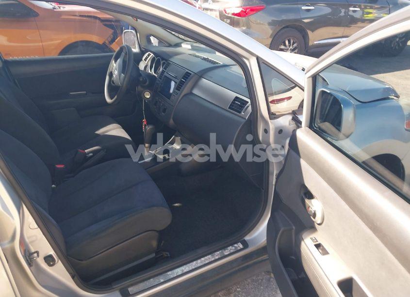 Photo 5 of 2009 Nissan Versa 1.8S (VIN 3N1BC13E39L474041)