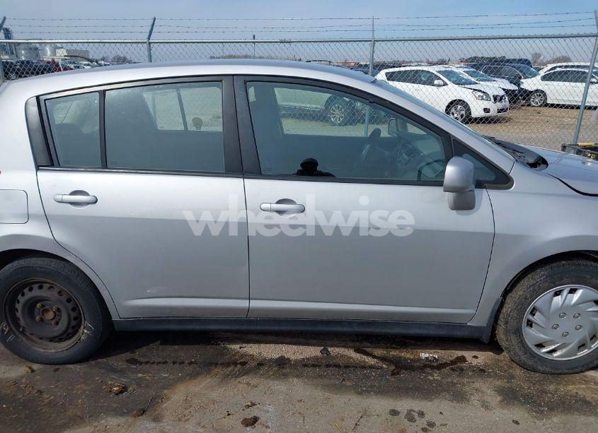Photo 13 of 2009 Nissan Versa 1.8S (VIN 3N1BC13E49L388740)