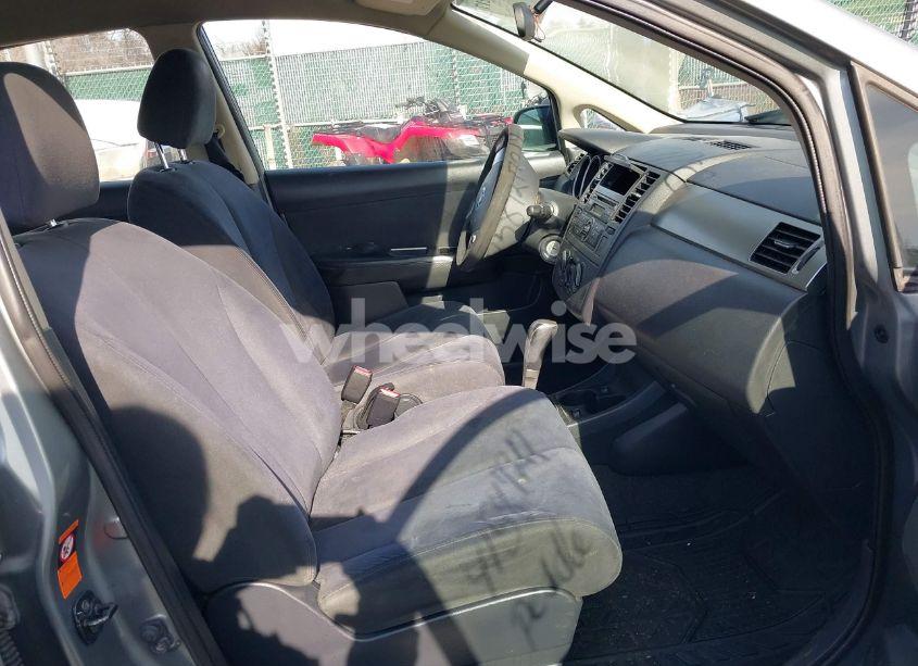 Photo 5 of 2009 Nissan Versa 1.8S (VIN 3N1BC13E49L415323)