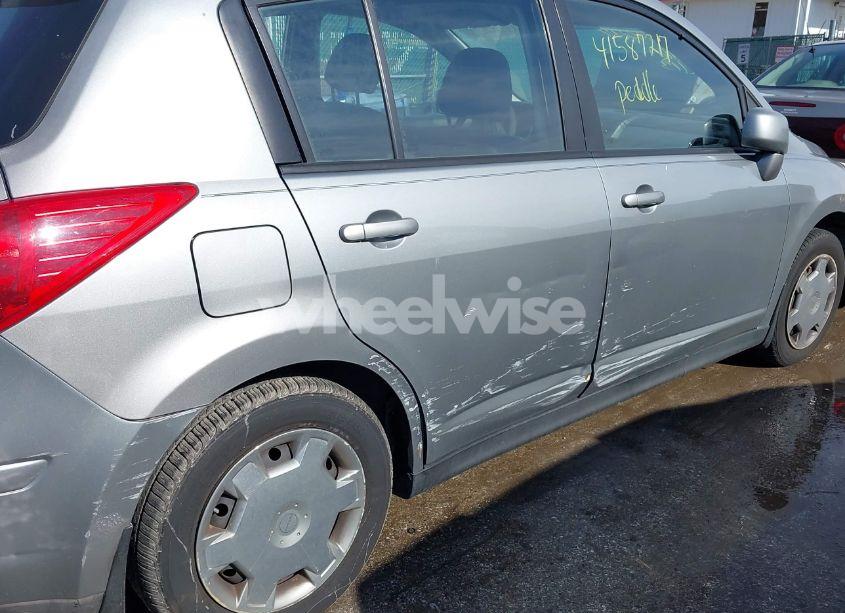 Photo 6 of 2009 Nissan Versa 1.8S (VIN 3N1BC13E49L415323)