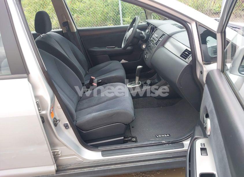 Photo 5 of 2009 Nissan Versa 1.8S (VIN 3N1BC13E49L426628)