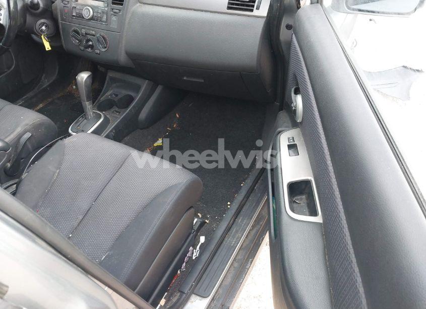 Photo 5 of 2007 Nissan Versa 1.8SL (VIN 3N1BC13E57L379798)