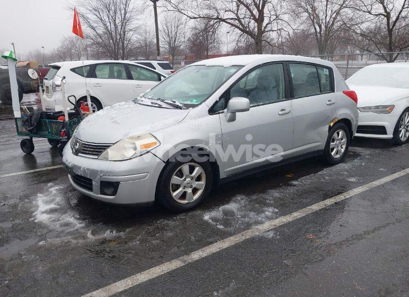 Photo 2 of 2009 Nissan Versa 1.8SL (VIN 3N1BC13E59L420840)
