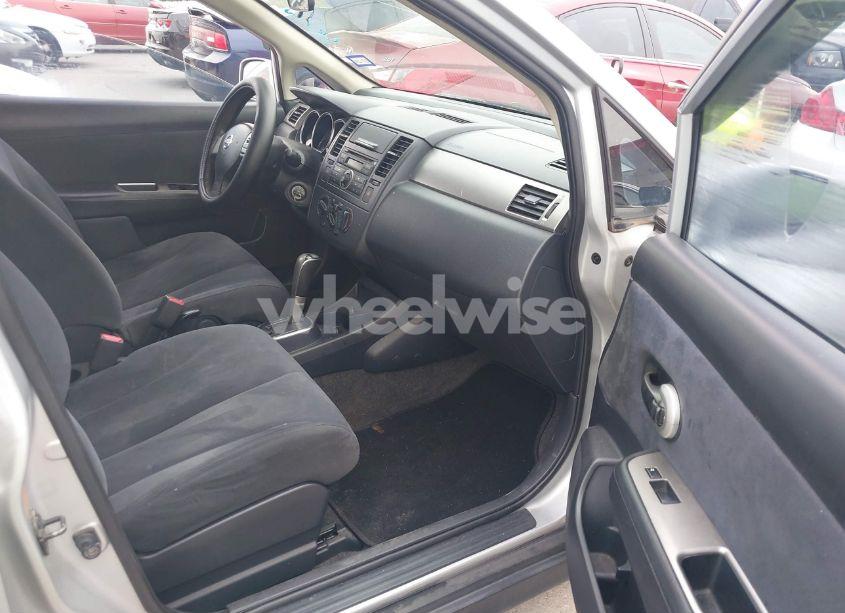 Photo 5 of 2008 Nissan Versa 1.8S (VIN 3N1BC13E68L375051)