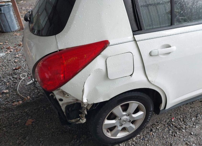 Photo 17 of 2009 Nissan Versa 1.8SL (VIN 3N1BC13E69L382664)