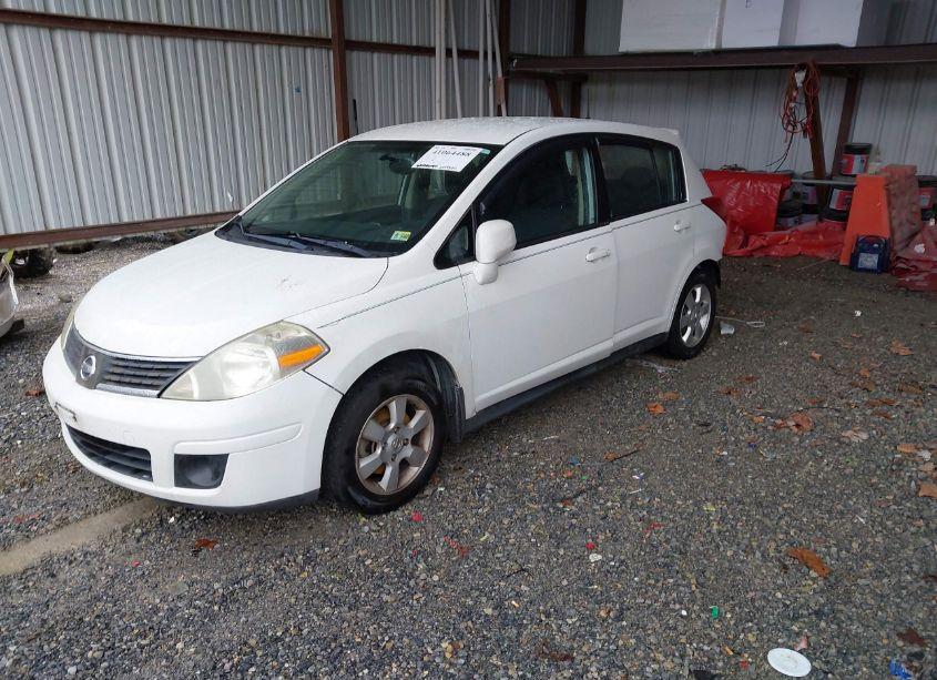 Photo 2 of 2009 Nissan Versa 1.8SL (VIN 3N1BC13E69L382664)