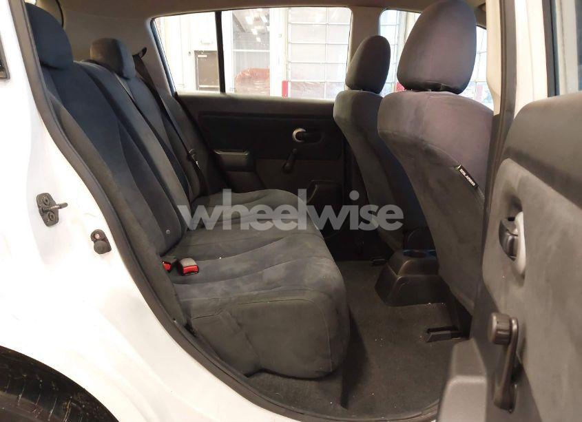 Photo 8 of 2009 Nissan Versa 1.8S (VIN 3N1BC13E69L386083)