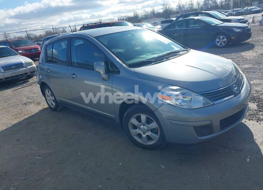 2009 Nissan Versa 1.8SL (VIN 3N1BC13E69L390702) main photo