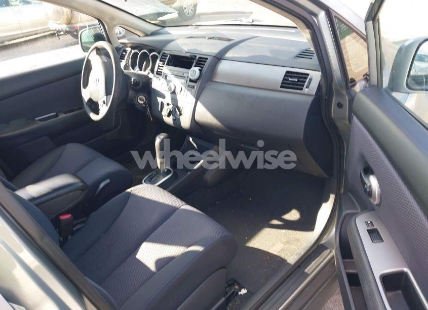 Photo 5 of 2009 Nissan Versa 1.8SL (VIN 3N1BC13E69L390702)