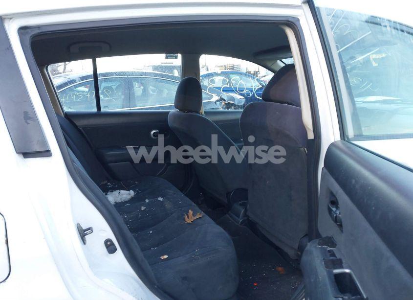 Photo 8 of 2009 Nissan Versa 1.8S (VIN 3N1BC13E69L401195)