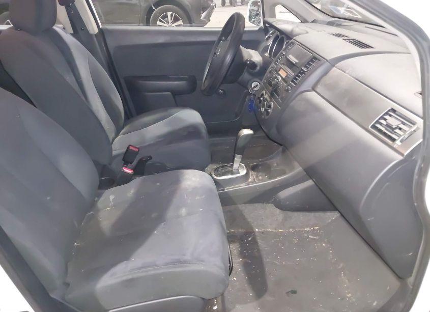 Photo 5 of 2009 Nissan Versa 1.8S (VIN 3N1BC13E69L412195)