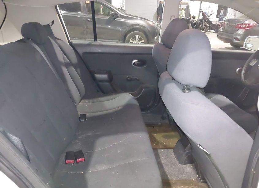 Photo 8 of 2009 Nissan Versa 1.8S (VIN 3N1BC13E69L412195)