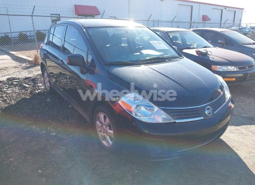 2008 Nissan Versa 1.8SL (VIN 3N1BC13E78L451165) main photo