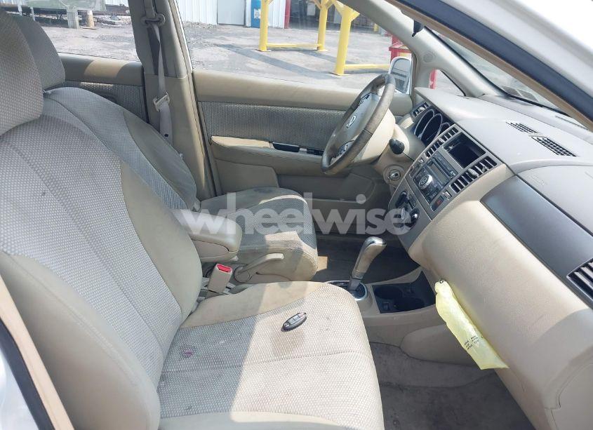 Photo 5 of 2009 Nissan Versa 1.8SL (VIN 3N1BC13E79L409516)