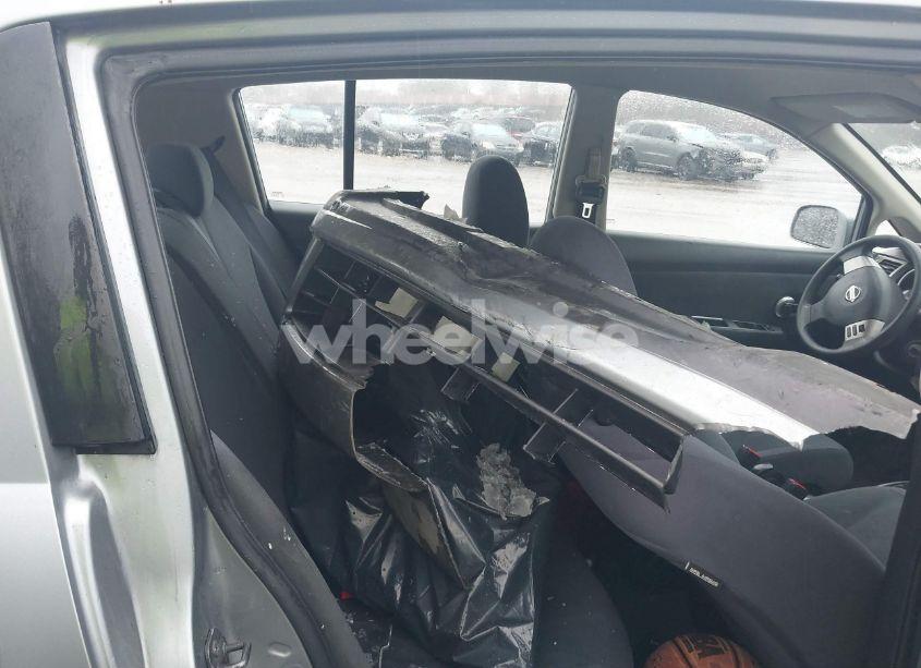 Photo 8 of 2009 Nissan Versa 1.8S (VIN 3N1BC13E79L466430)