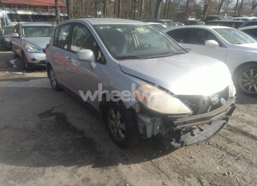 2008 Nissan Versa 1.8SL (VIN 3N1BC13E88L360499) main photo