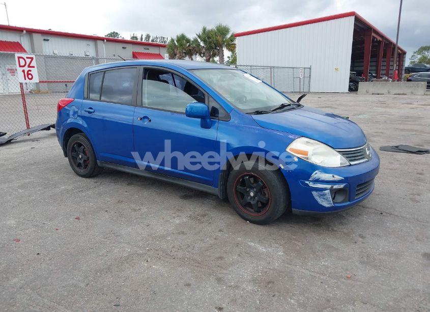 2008 Nissan Versa 1.8S (VIN 3N1BC13E88L441843) main photo