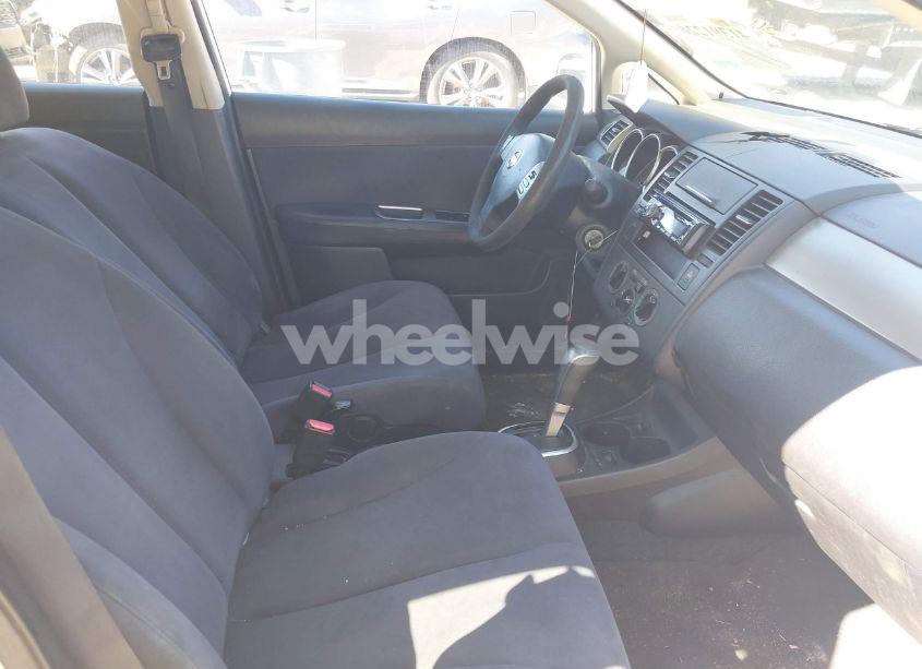 Photo 5 of 2009 Nissan Versa 1.8S (VIN 3N1BC13E89L369690)