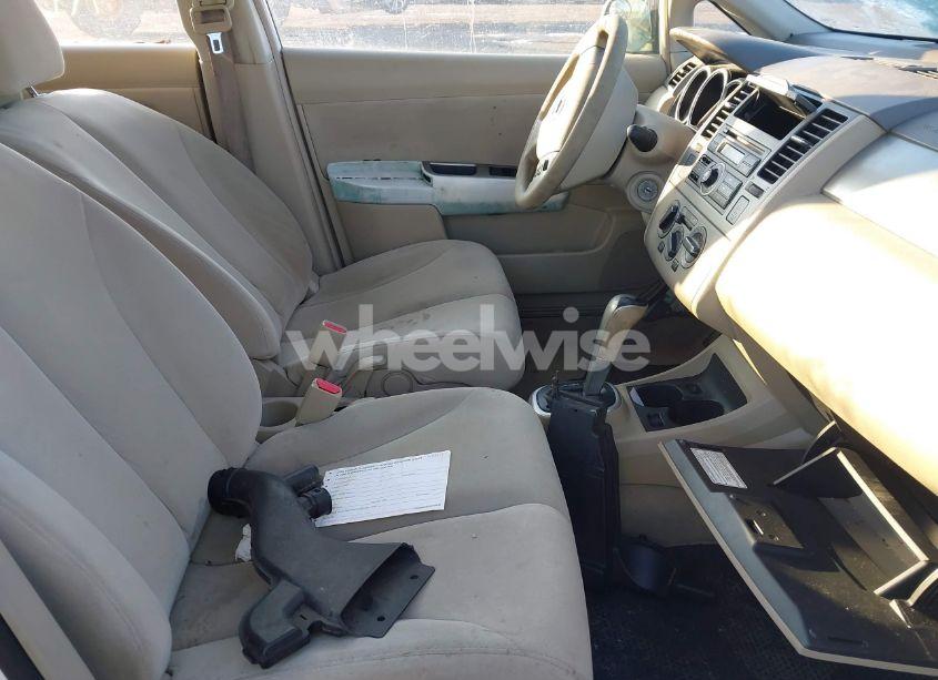 Photo 5 of 2009 Nissan Versa 1.8S (VIN 3N1BC13E89L401330)