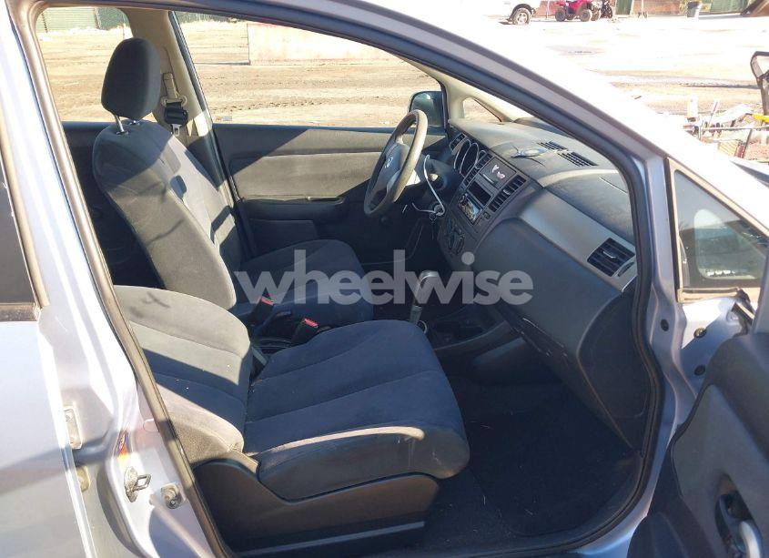 Photo 5 of 2009 Nissan Versa 1.8S (VIN 3N1BC13E89L498173)