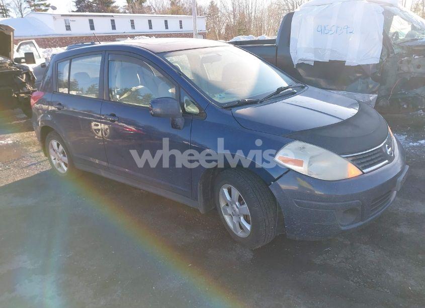 2008 Nissan Versa 1.8SL (VIN 3N1BC13E98L383015) main photo