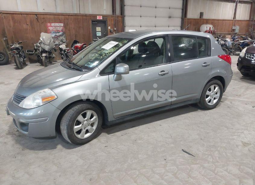 Photo 2 of 2009 Nissan Versa 1.8SL (VIN 3N1BC13E99L409551)