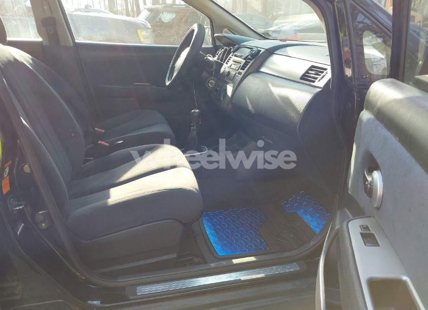 Photo 5 of 2009 Nissan Versa 1.8S (VIN 3N1BC13E99L439004)