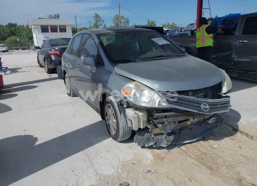 2010 Nissan Versa 1.8S (VIN 3N1BC1AP0AL365397) main photo