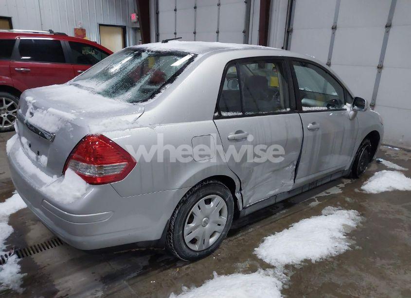 Photo 4 of 2010 Nissan Versa 1.8 S (VIN 3N1BC1AP0AL377386)