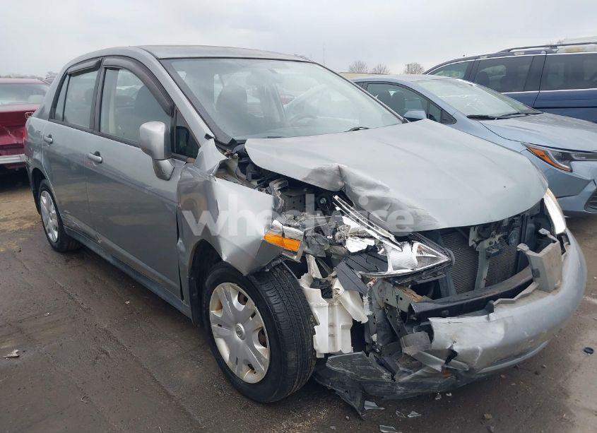 2011 Nissan Versa 1.8S (VIN 3N1BC1AP0BL450306) main photo