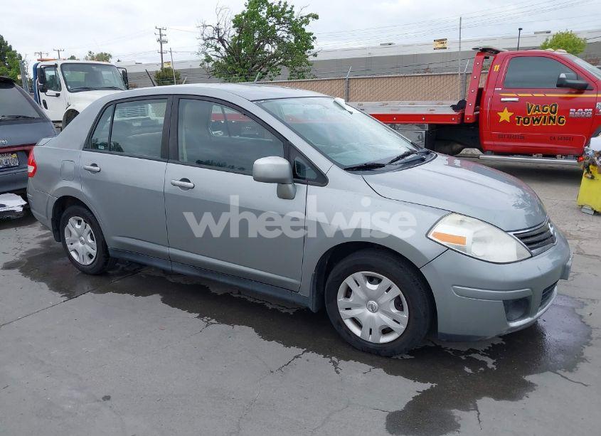 2011 Nissan Versa 1.8S (VIN 3N1BC1AP0BL461824) main photo