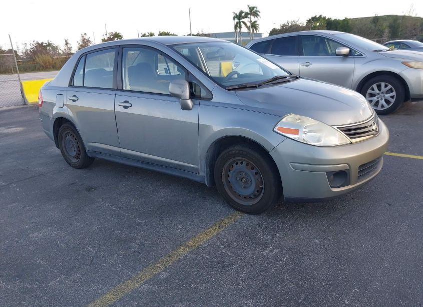2010 Nissan Versa 1.8 S (VIN 3N1BC1AP1AL401680) main photo