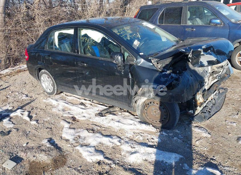 2010 Nissan Versa 1.8 S (VIN 3N1BC1AP1AL419452) main photo