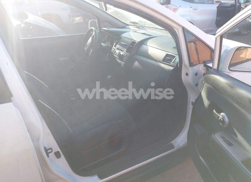 Photo 5 of 2011 Nissan Versa 1.8S (VIN 3N1BC1AP2BL444149)