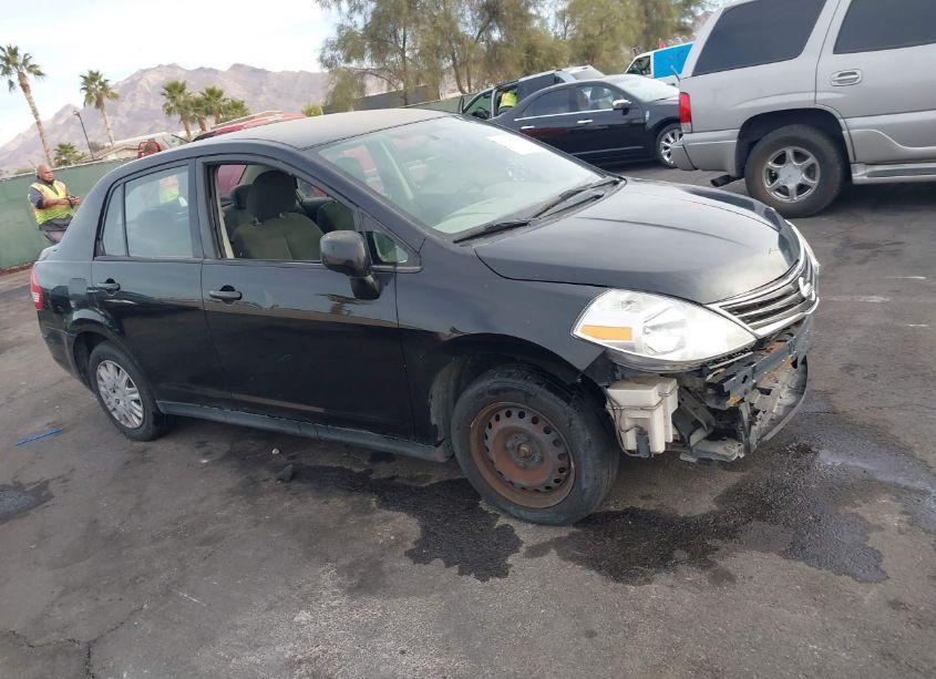 2011 Nissan Versa 1.8S (VIN 3N1BC1AP3BL389808) main photo