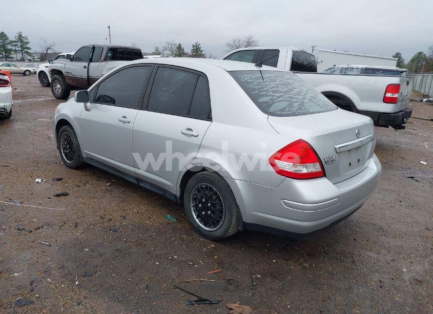 Photo 3 of 2010 Nissan Versa 1.8S (VIN 3N1BC1AP5AL404548)