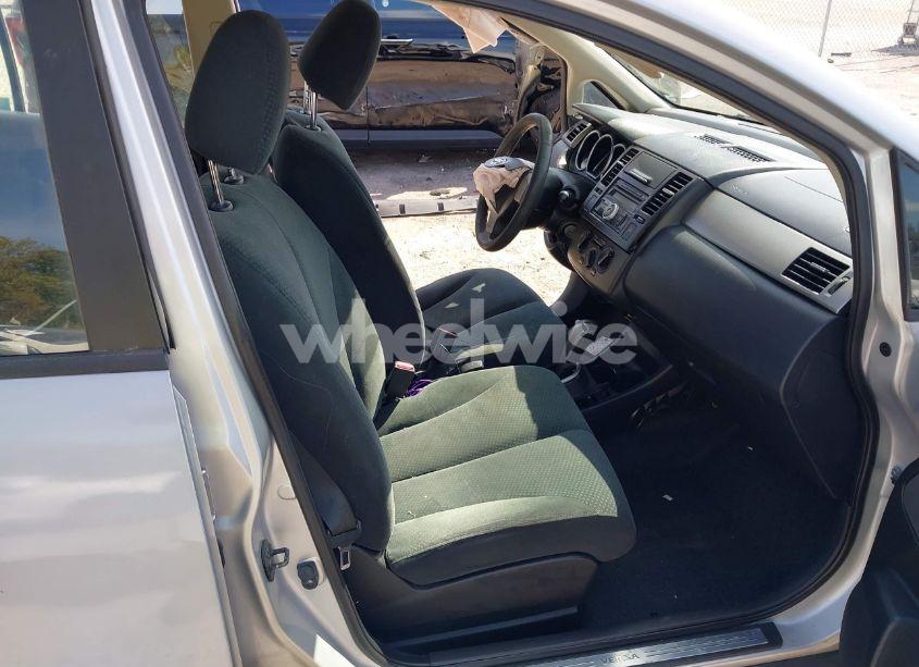 Photo 5 of 2011 Nissan Versa 1.8S (VIN 3N1BC1AP5BL380723)