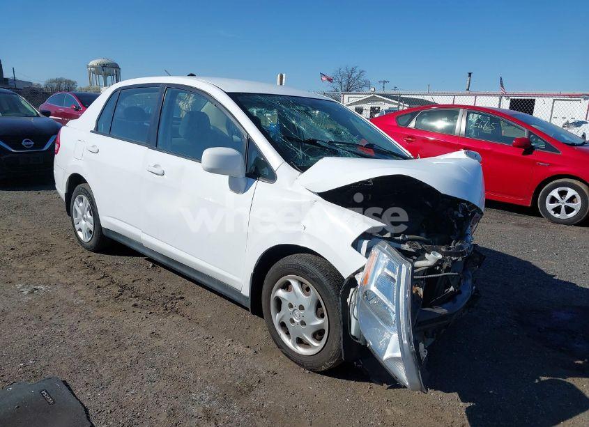 2011 Nissan Versa 1.8S (VIN 3N1BC1AP5BL390720) main photo